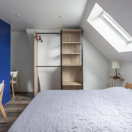 Standing Proche Gare